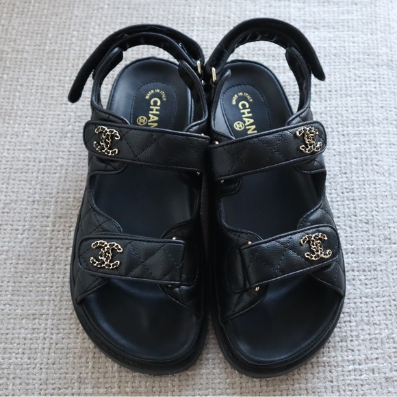 Woman’s sandals - Picture 2 of 5